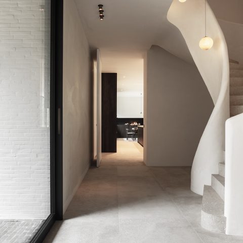 Interieur- en Tuintrends van 2025: Een Exclusieve Kijk in ‘THE BEST Interior & Garden Designers #02’