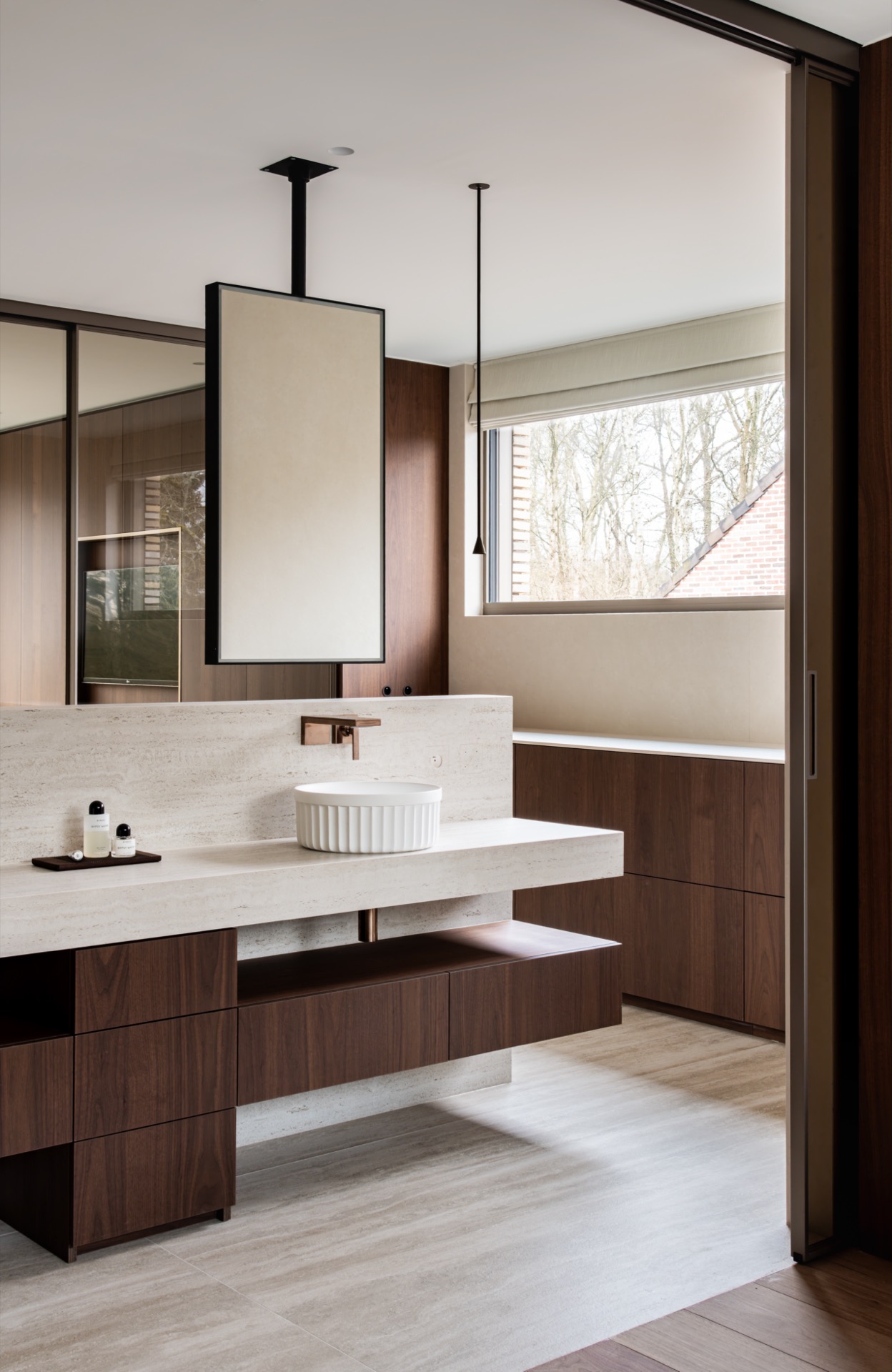 esempio progetto ristrutturazione casa: bagno moderno con doppio lavabo e dettagli in legno, Luxury, Design, Exclusive, Modern, Custom Made, Special, Beautiful