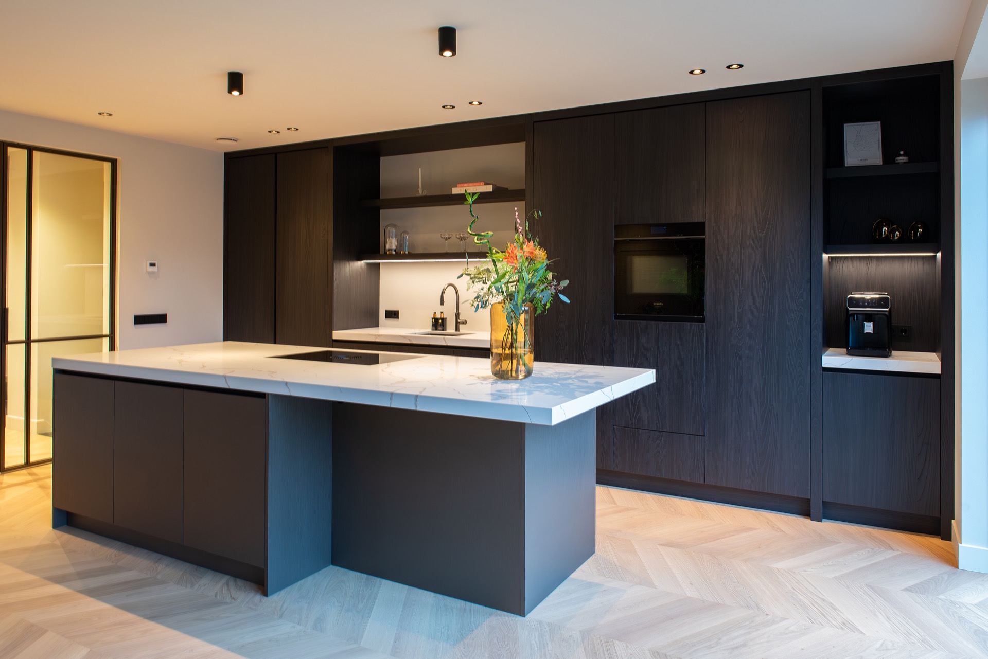 cucina centrale isola: cucina moderna con piano in marmo e elettrodomestici integrati, Luxury, Design, Exclusive, Modern, Custom Made, Special, Beautiful