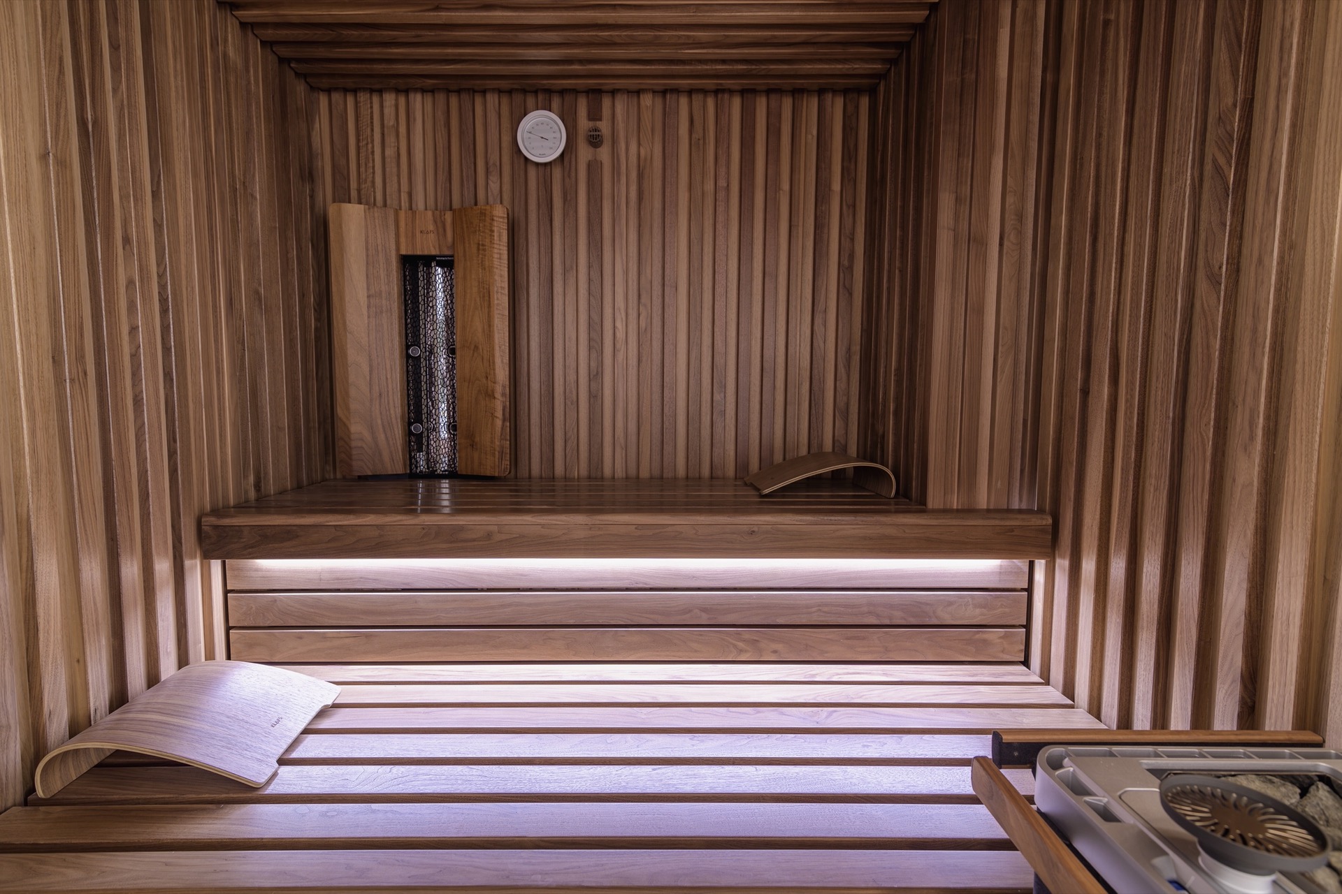 Bagno di lusso idee: banca sauna in legno con finitura lamellare., Luxury, Design, Exclusive, Modern, Custom Made, Special, Beautiful