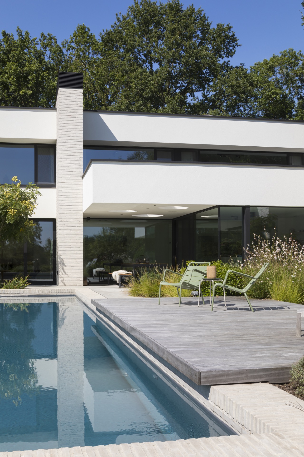 design casa moderna: interno casa con grandi porte scorrevoli in vetro e terrazza, Luxury, Design, Exclusive, Modern, Custom Made, Special, Beautiful