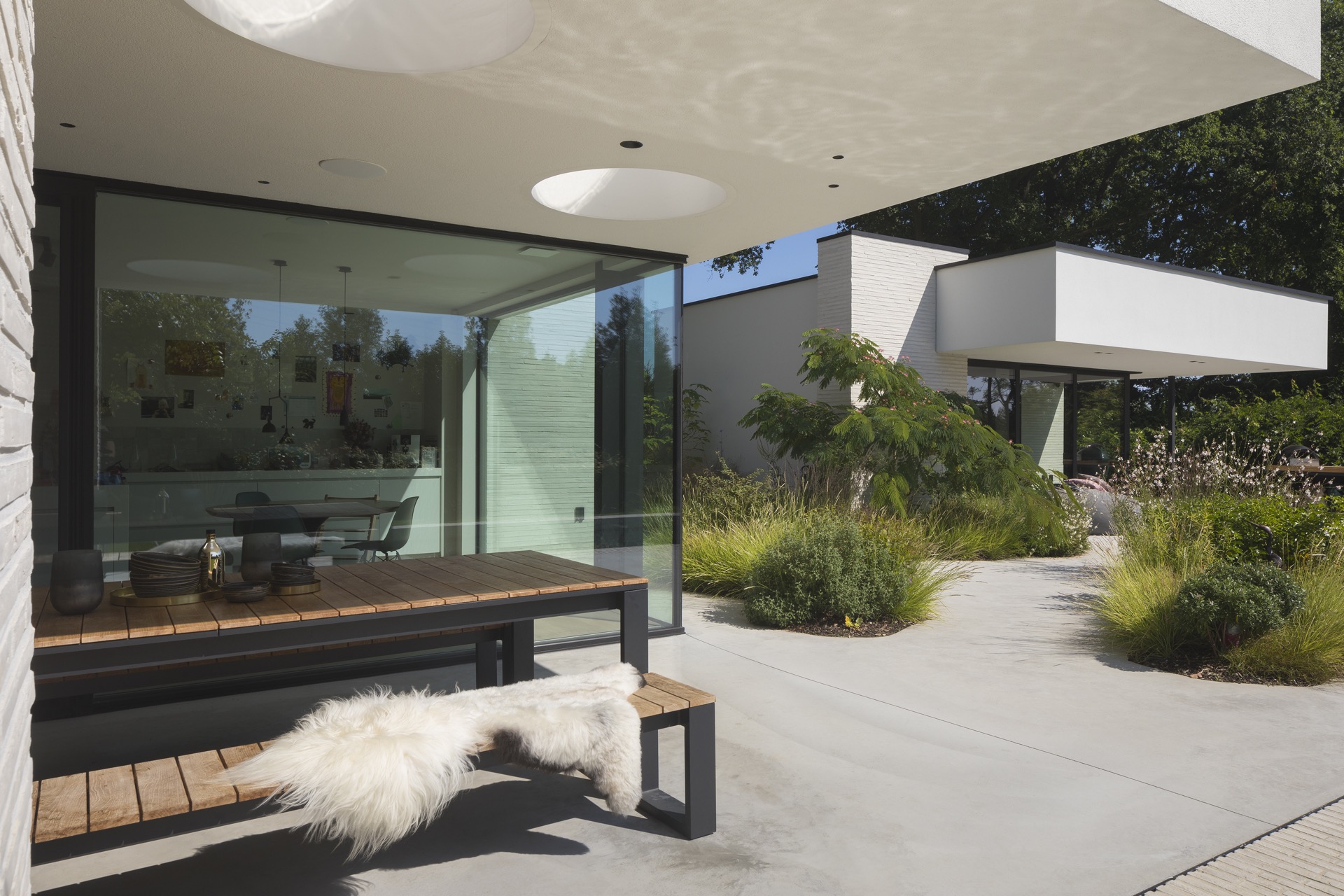 design casa moderna: soggiorno con divano e tavolino in stile moderno, Luxury, Design, Exclusive, Modern, Custom Made, Special, Beautiful