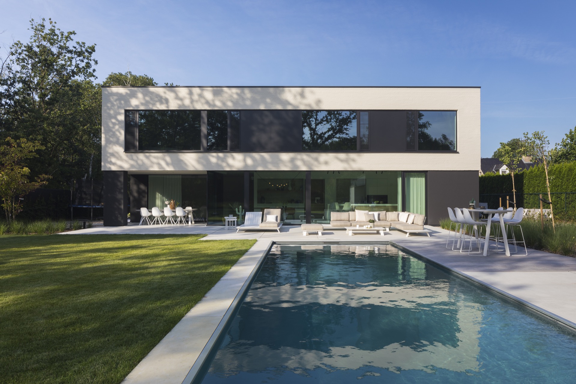 progetto di ristrutturazione casa: casa moderna con piscina e giardino, Luxe, Design, Exclusief, Modern, Maatwerk, Bijzondere, Mooie