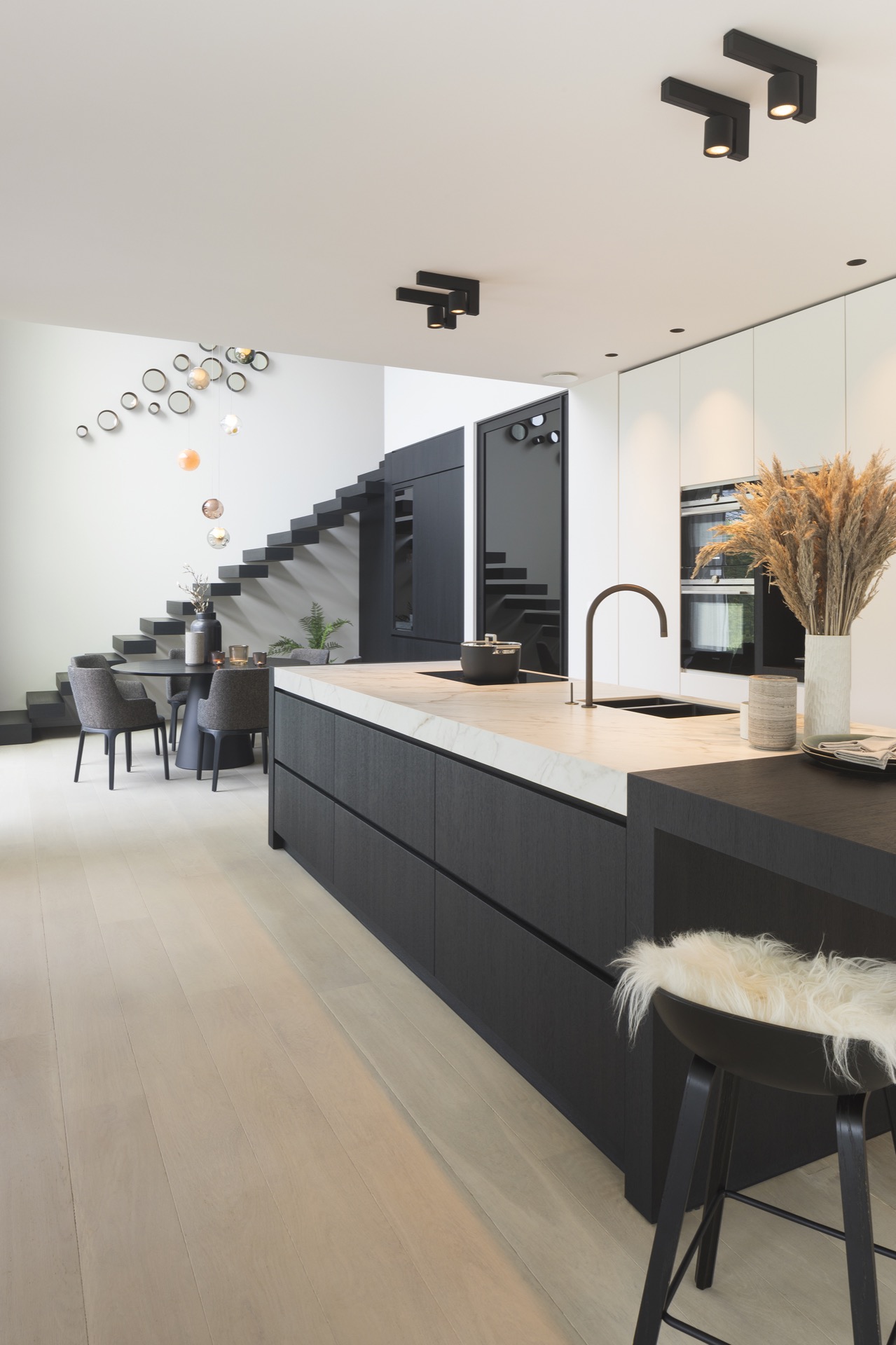 progetto di ristrutturazione casa: bagno moderno con grande vasca e pavimento in marmo, Luxe, Design, Exclusief, Modern, Maatwerk, Bijzondere, Mooie