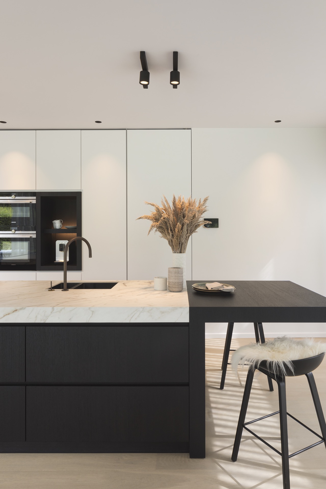 progetto di ristrutturazione casa: soggiorno moderno con grandi finestre e atmosfera rustica, Luxe, Design, Exclusief, Modern, Maatwerk, Bijzondere, Mooie