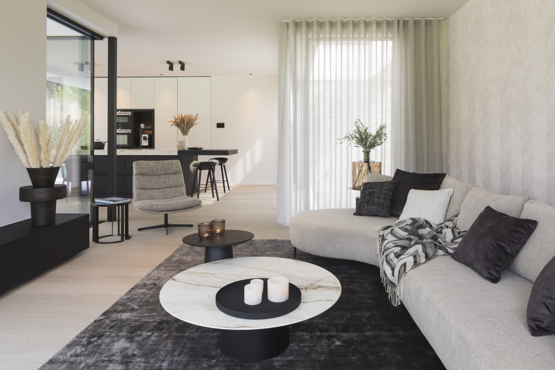 progetto di ristrutturazione casa: camera da letto di lusso con grandi finestre e atmosfera moderna e tranquilla, Luxe, Design, Exclusief, Modern, Maatwerk, Bijzondere, Mooie