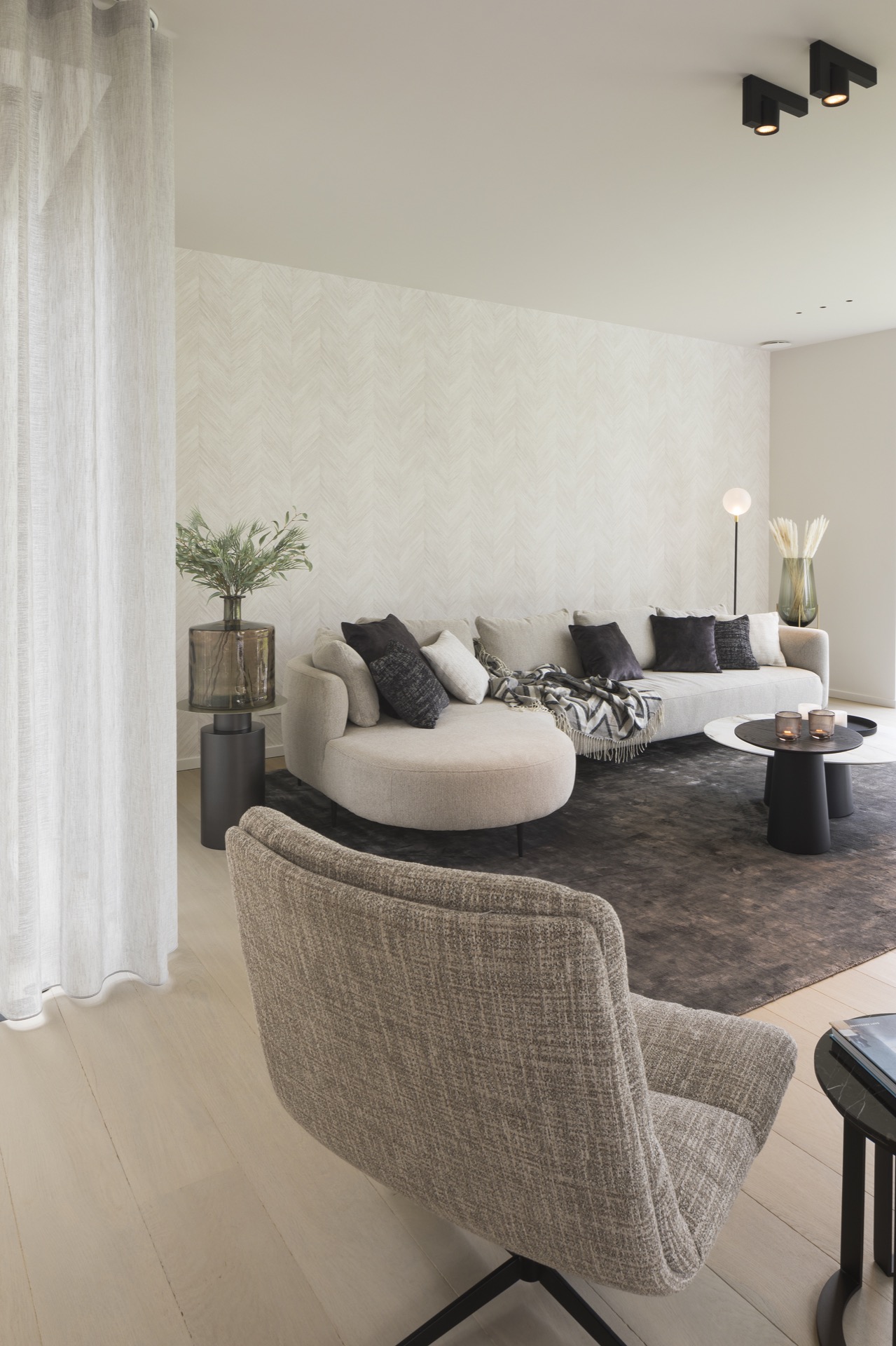 progetto di ristrutturazione casa: camera da letto moderna con arredamento rilassante e grandi finestre, Luxe, Design, Exclusief, Modern, Maatwerk, Bijzondere, Mooie