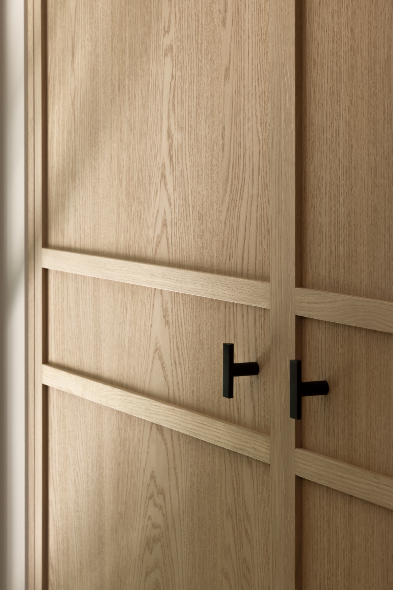 spazi luminosi: sistemazione moderna con armadi in legno e pareti con specchi., Luxury, Design, Exclusive, Modern, Custom Made, Special, Beautiful