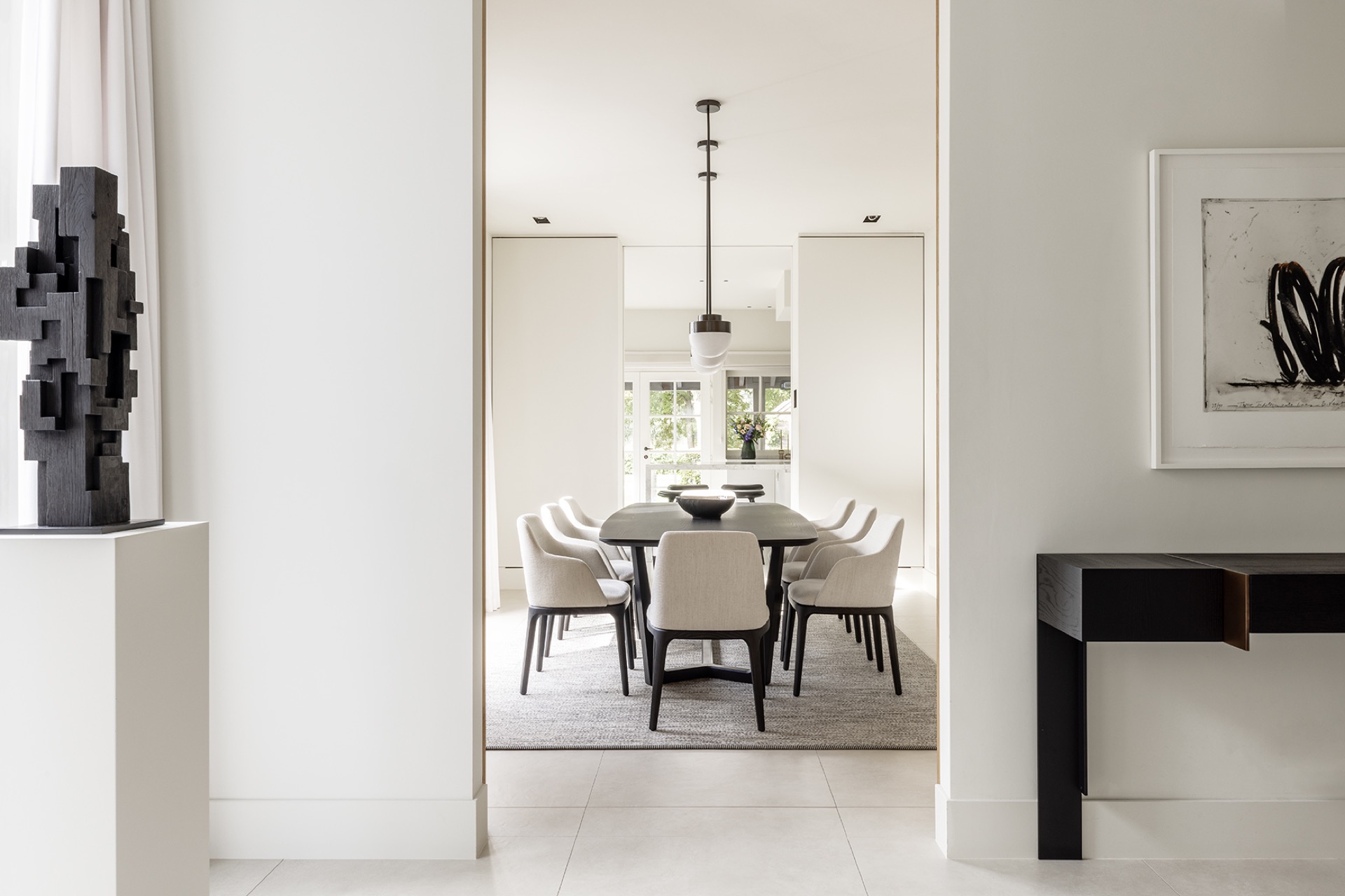 esempio progetto ristrutturazione casa: camera con grandi finestre e design minimalista, Luxury, Design, Exclusive, Modern, Custom Made, Special, Beautiful