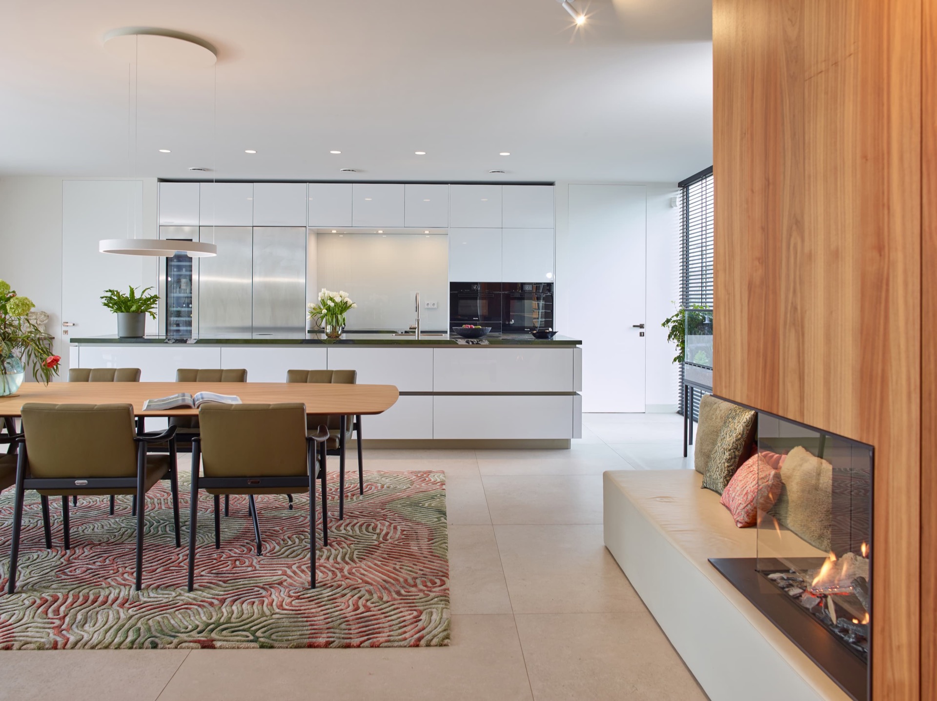 cucina bianca lucida: cucina bianca con elettrodomestici integrati in design moderno, Luxury, Design, Exclusive, Modern, Custom Made, Special, Beautiful