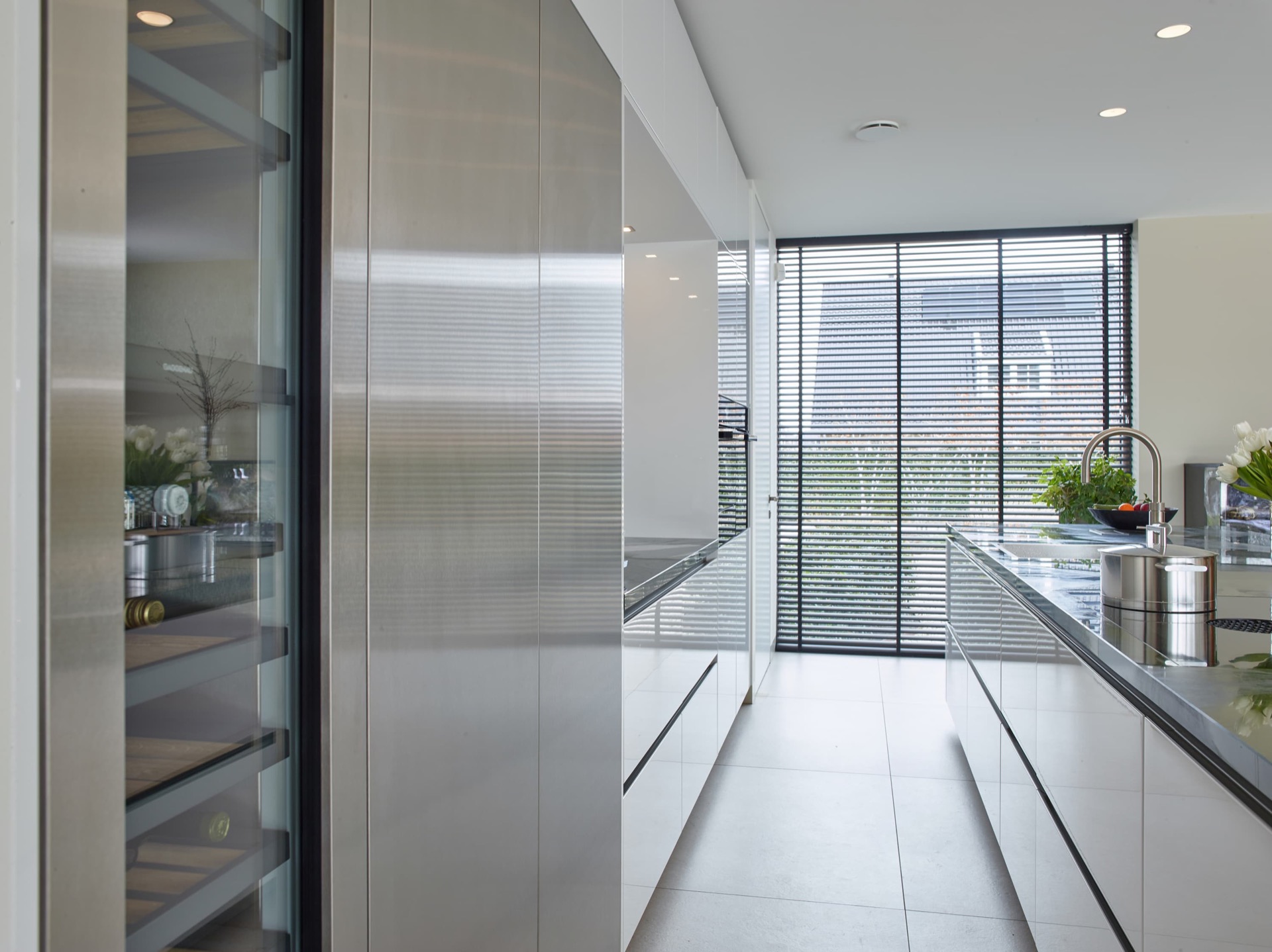 cucina bianca lucida: ingrandimento del lavello in cucina moderna, Luxury, Design, Exclusive, Modern, Custom Made, Special, Beautiful