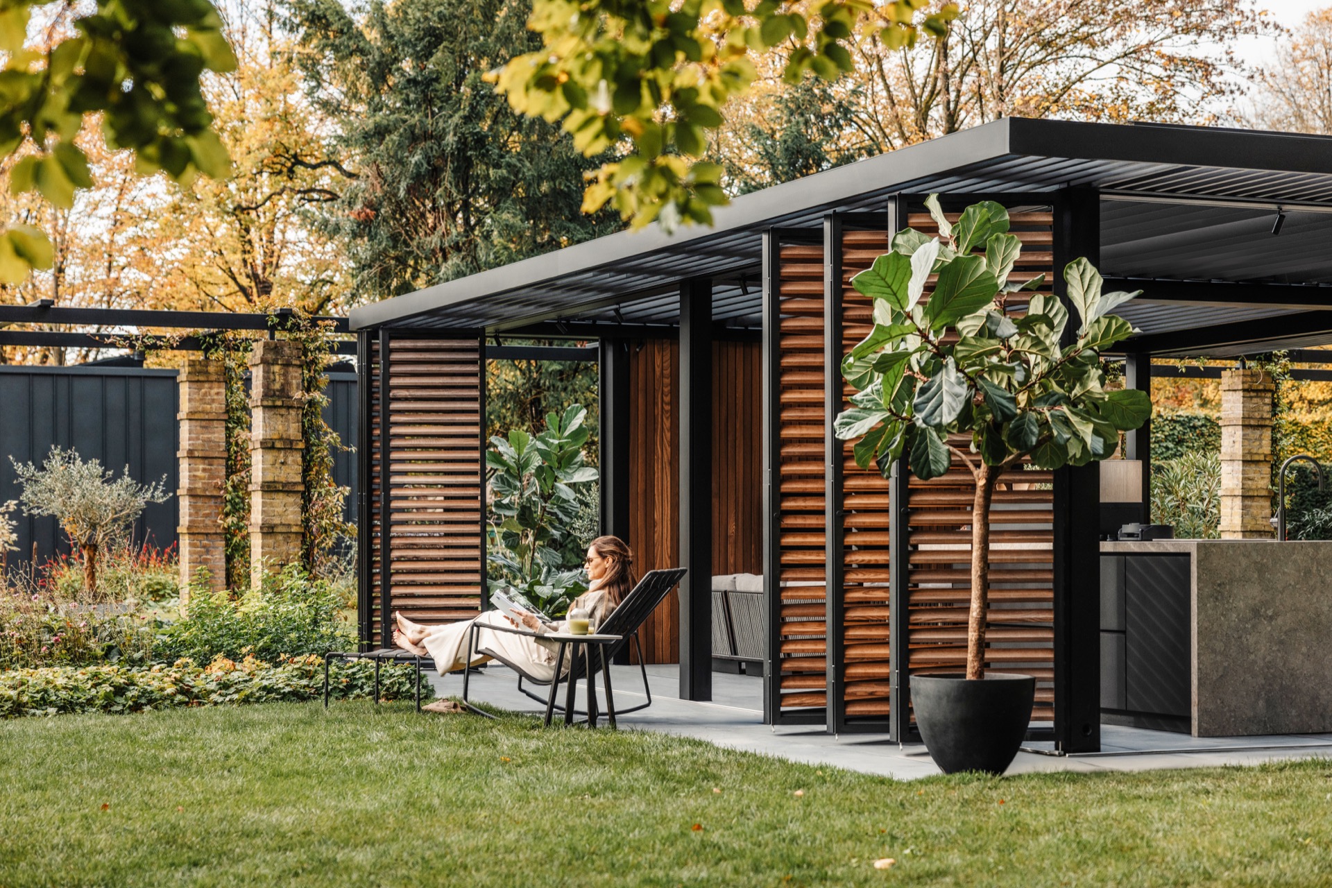 rivestimento in legno per pareti: pergolato da giardino moderno con listelli in legno e vista panoramica, Luxury, Design, Exclusive, Modern, Custom Made, Special, Beautiful