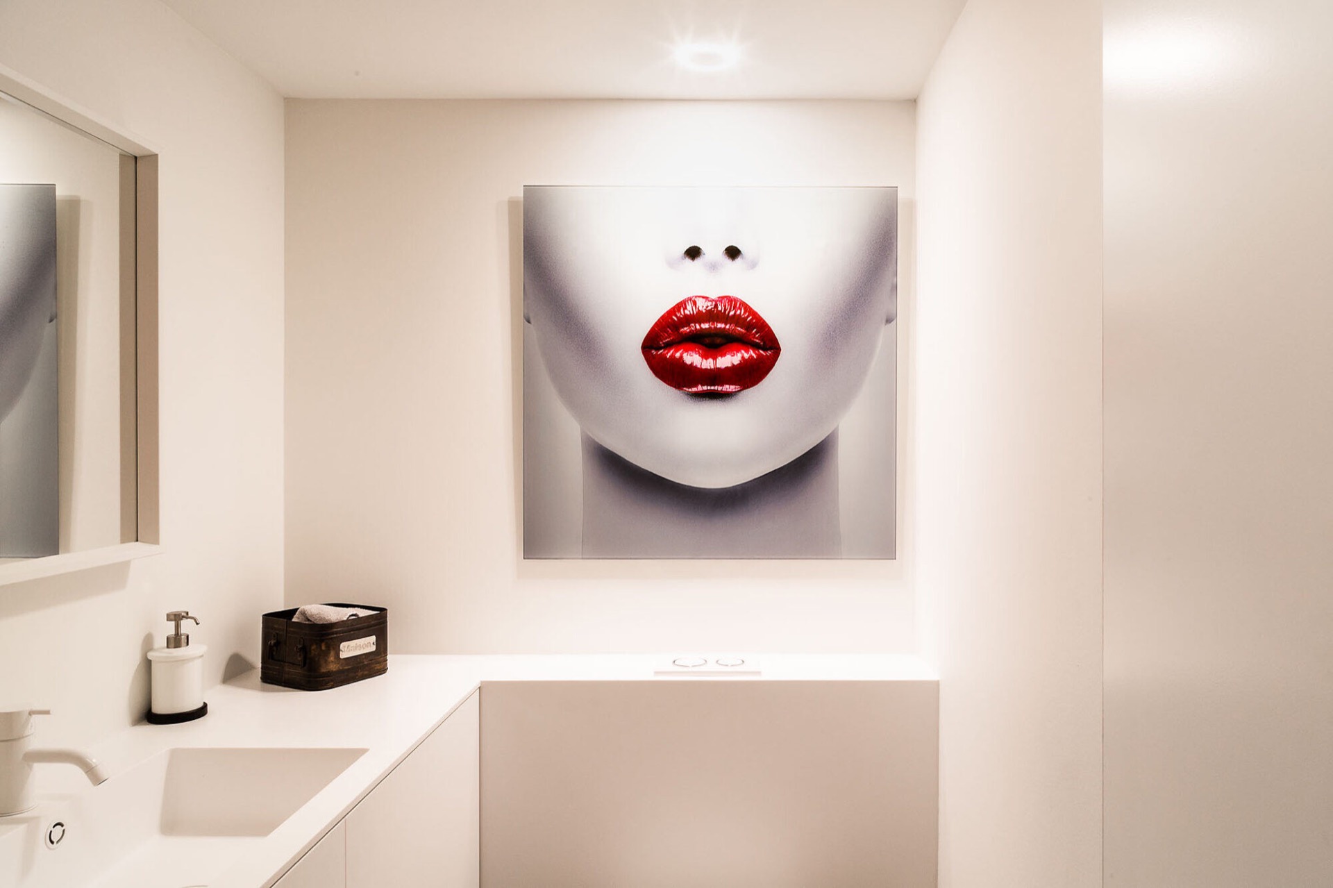 interno industriale: soggiorno con grandi finestre e soffitto industriale, Luxury, Design, Exclusive, Modern, Custom Made, Special, Beautiful