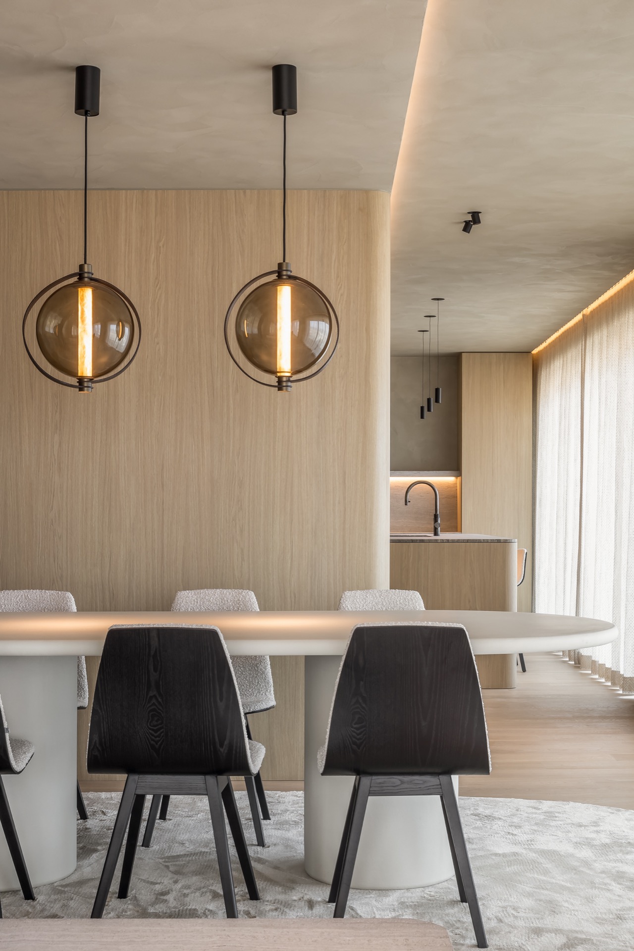 rivestimento camino moderno: interno moderno con lampade sospese eleganti e stile minimalista., Luxury, Design, Exclusive, Modern, Custom Made, Special, Beautiful