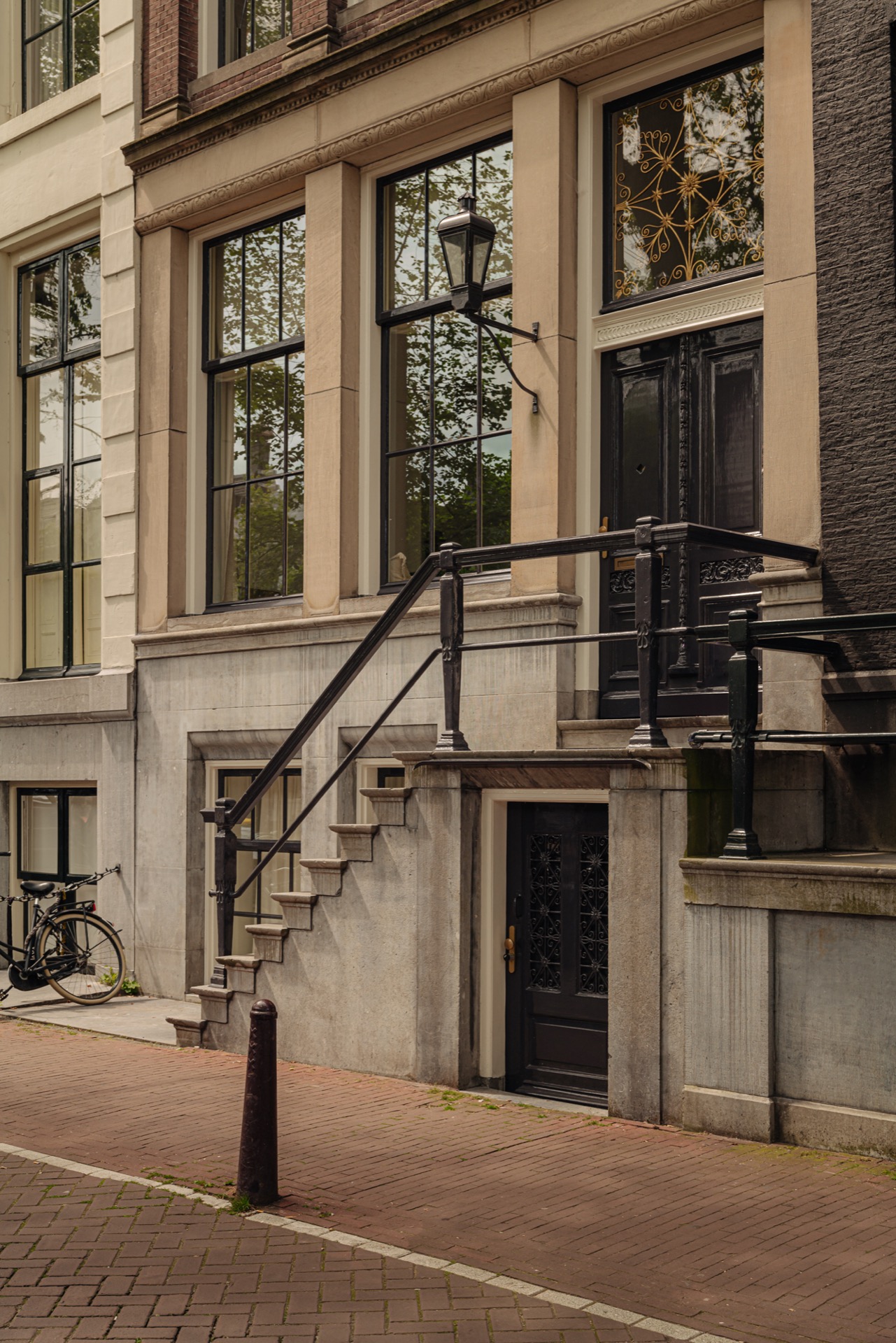 interni edificio storico: piano superiore con grandi finestre e dettagli decorativi alle pareti, molto luminoso, Luxe, Design, Exclusief, Modern, Maatwerk, Bijzondere, Mooie
