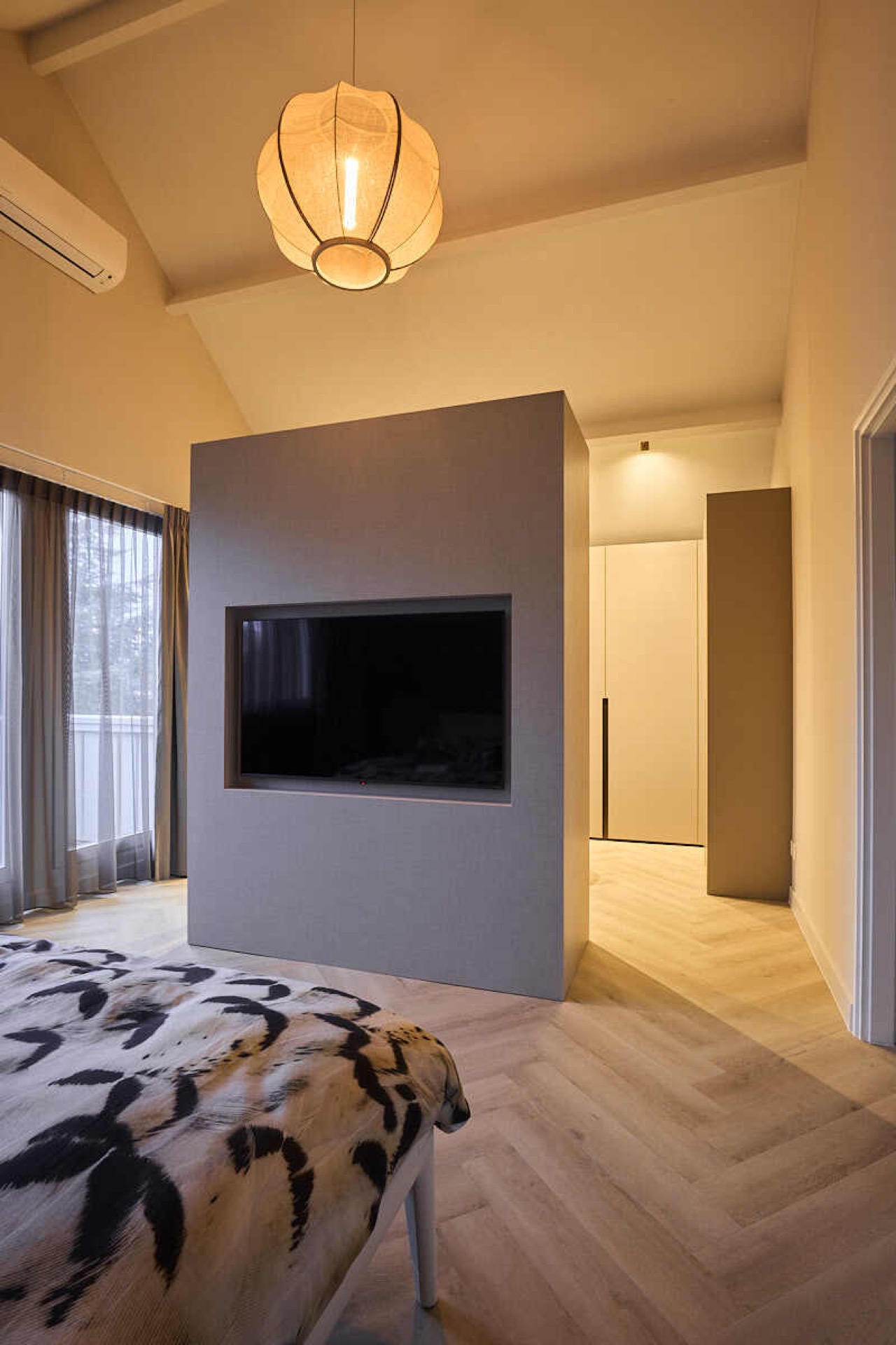 isola cucina: camera da letto di lusso con vista sul giardino e luce naturale, Luxury, Design, Exclusive, Modern, Custom Made, Special, Beautiful