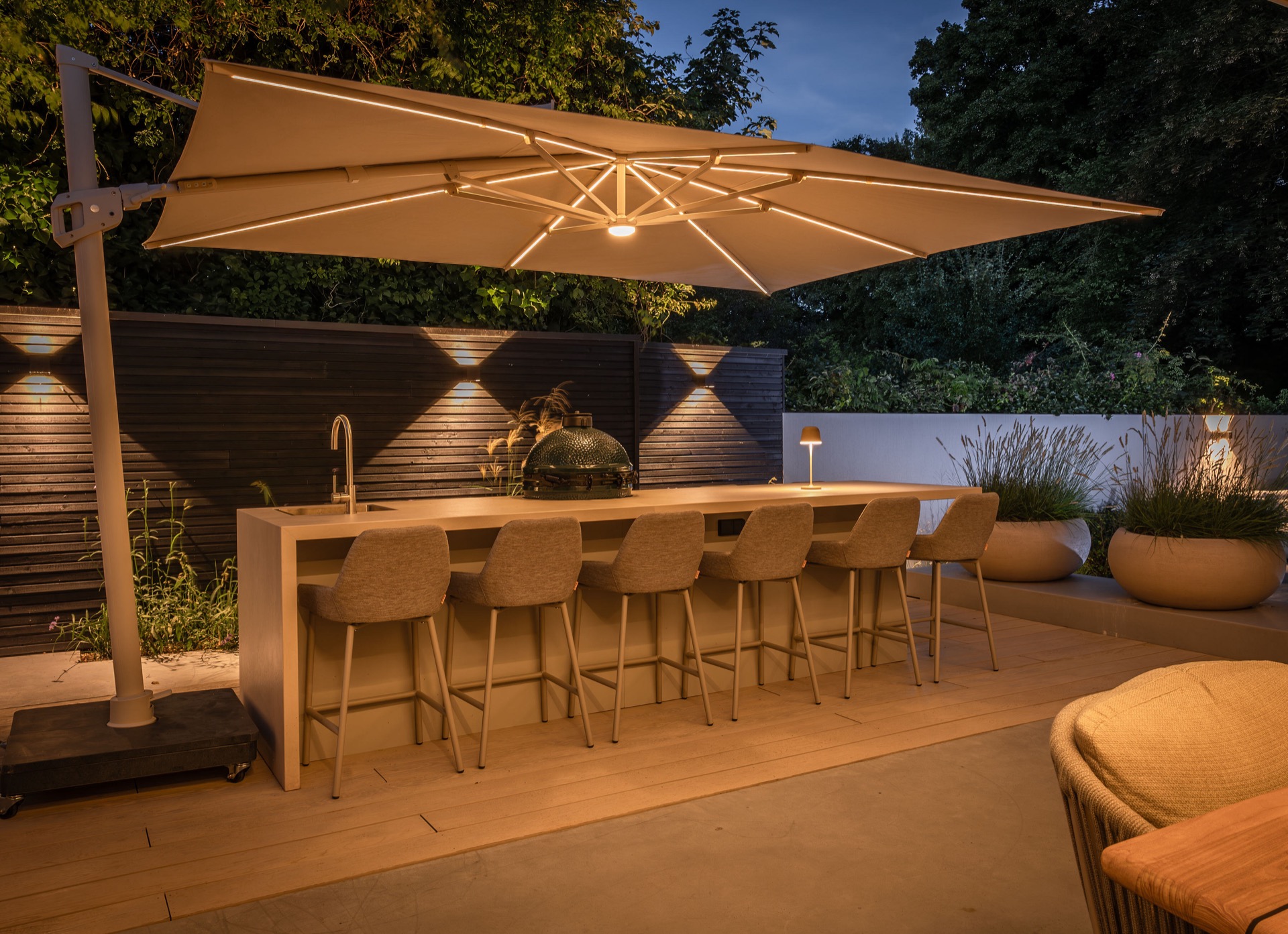 esempio progetto ristrutturazione casa: giardino con seduta e piante illuminate sera, Luxury, Design, Exclusive, Modern, Custom Made, Special, Beautiful