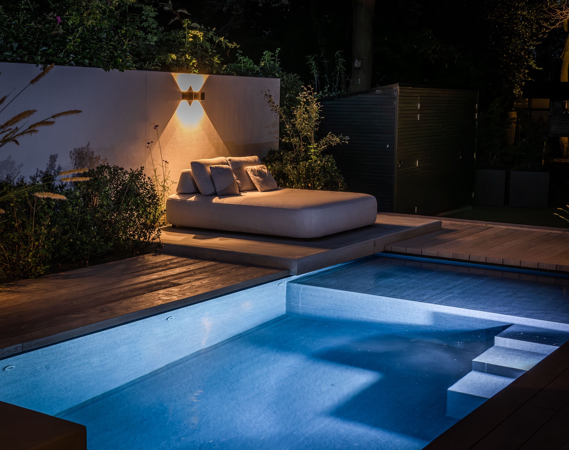 esempio progetto ristrutturazione casa: giardino con zona relax e piante sera, Luxury, Design, Exclusive, Modern, Custom Made, Special, Beautiful