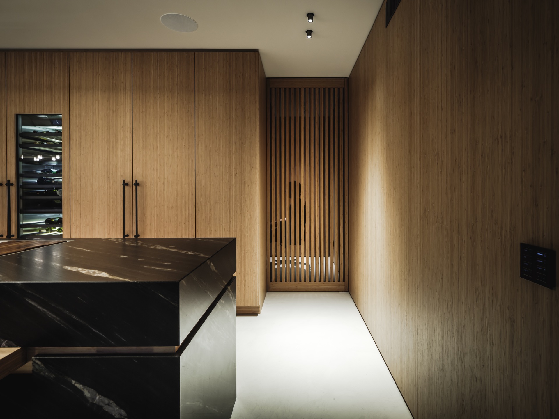isola cucina: cucina moderna con cantina e forno integrati in un design elegante, Luxury, Design, Exclusive, Modern, Custom Made, Special, Beautiful
