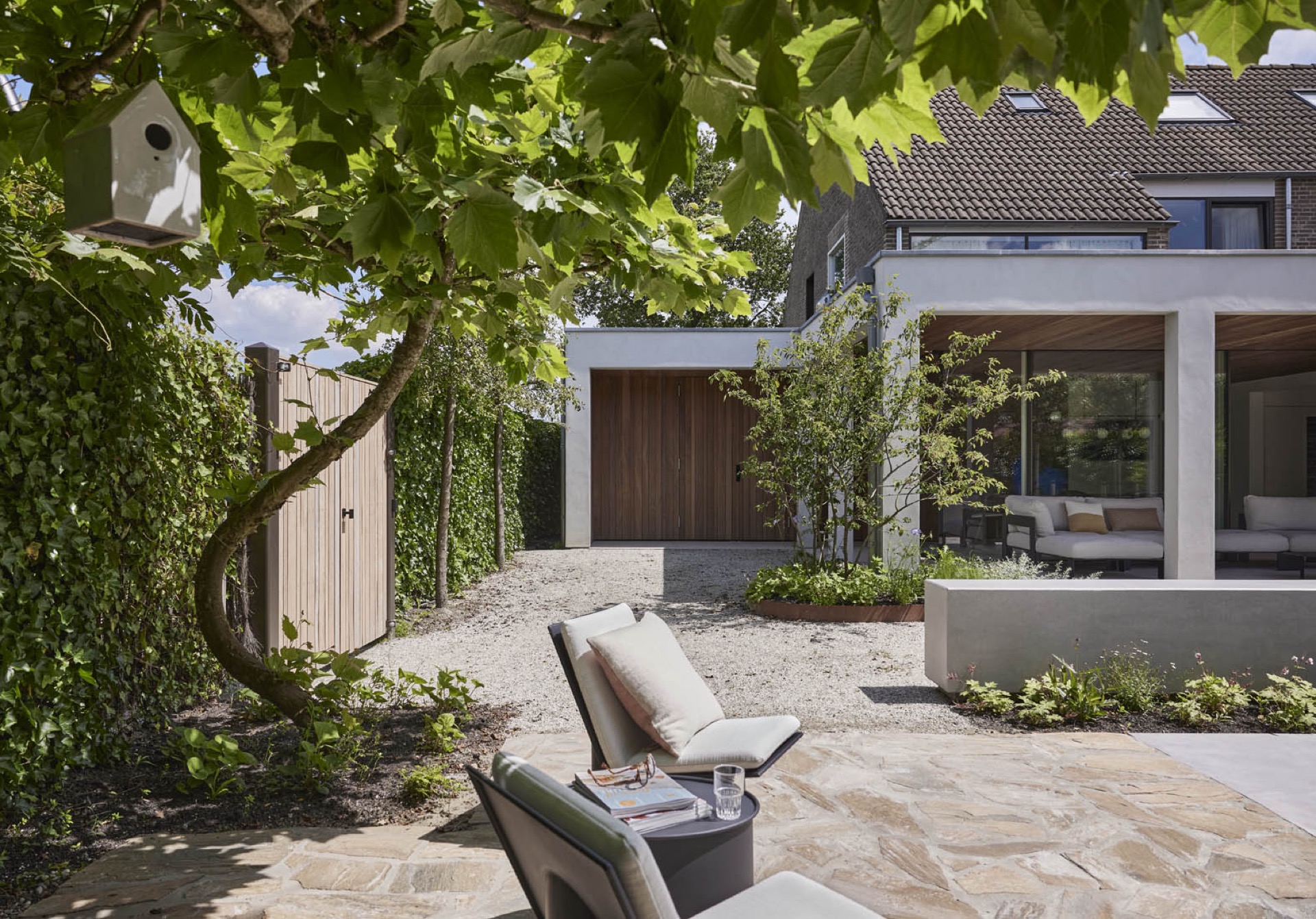 rivestimento in legno per pareti: giardino moderno con area relax, fiori e molta vegetazione., Luxe, Design, Exclusief, Modern, Maatwerk, Bijzondere, Mooie