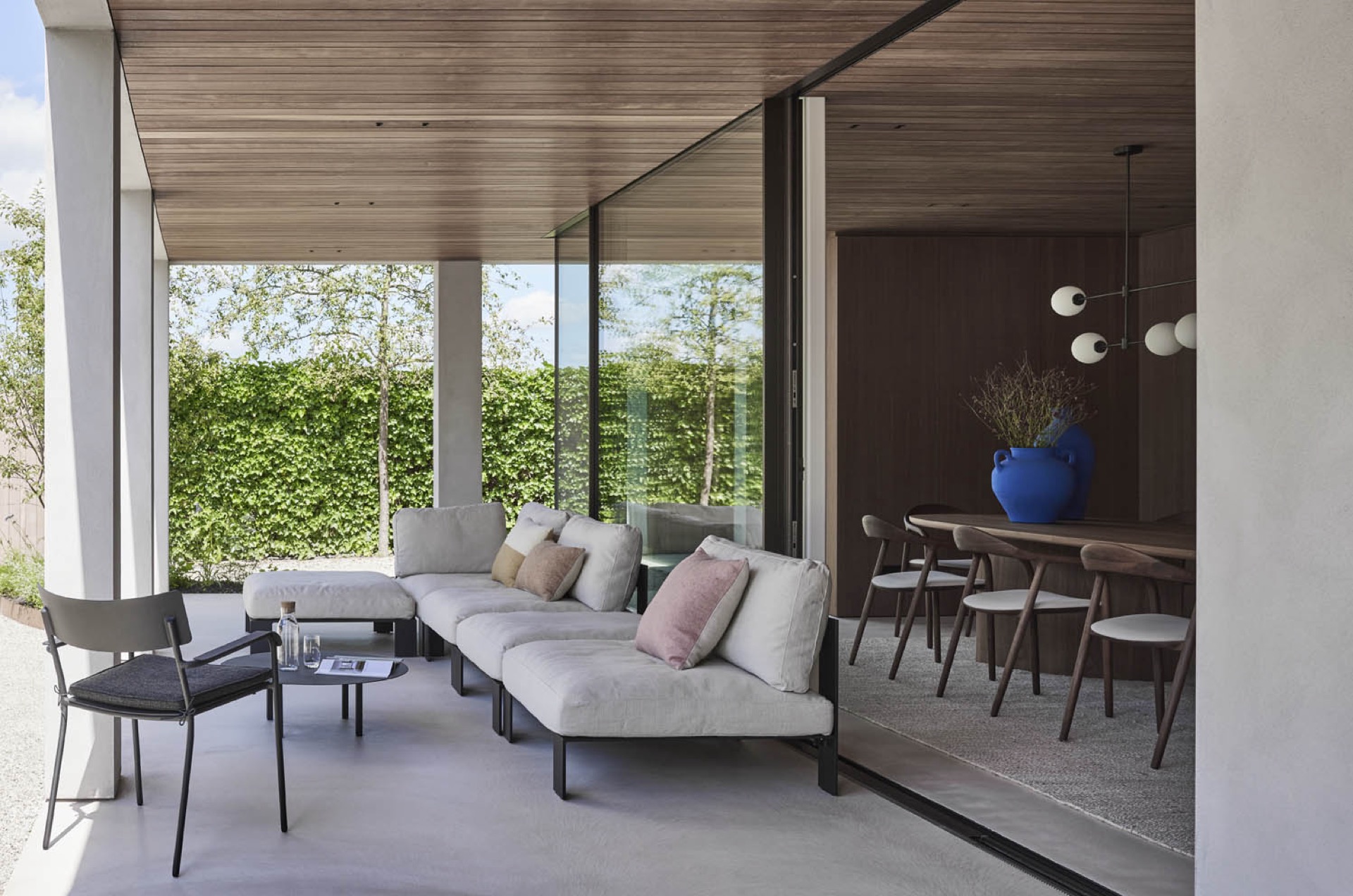 rivestimento in legno per pareti: soggiorno aperto con grandi finestre e collegamento interno-esterno, Luxe, Design, Exclusief, Modern, Maatwerk, Bijzondere, Mooie
