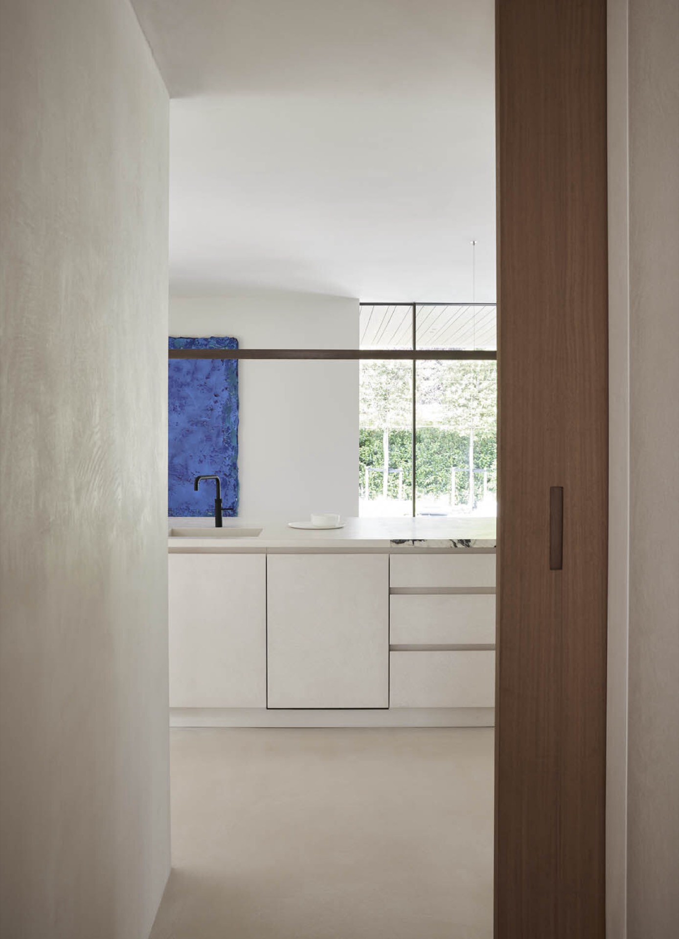 rivestimento in legno per pareti: cucina minimalista con grandi porte in vetro e colori naturali., Luxe, Design, Exclusief, Modern, Maatwerk, Bijzondere, Mooie