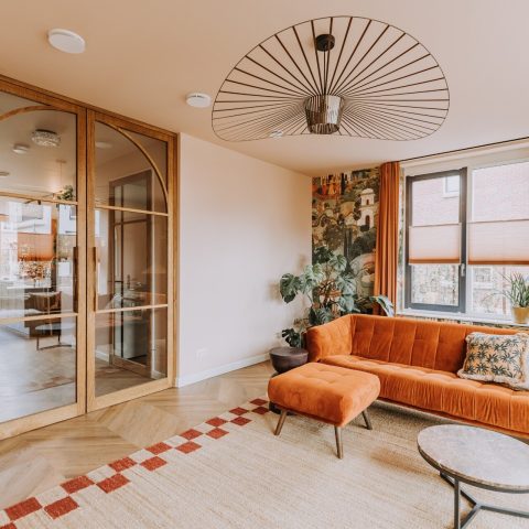 Massief eiken deuren in warm interieur