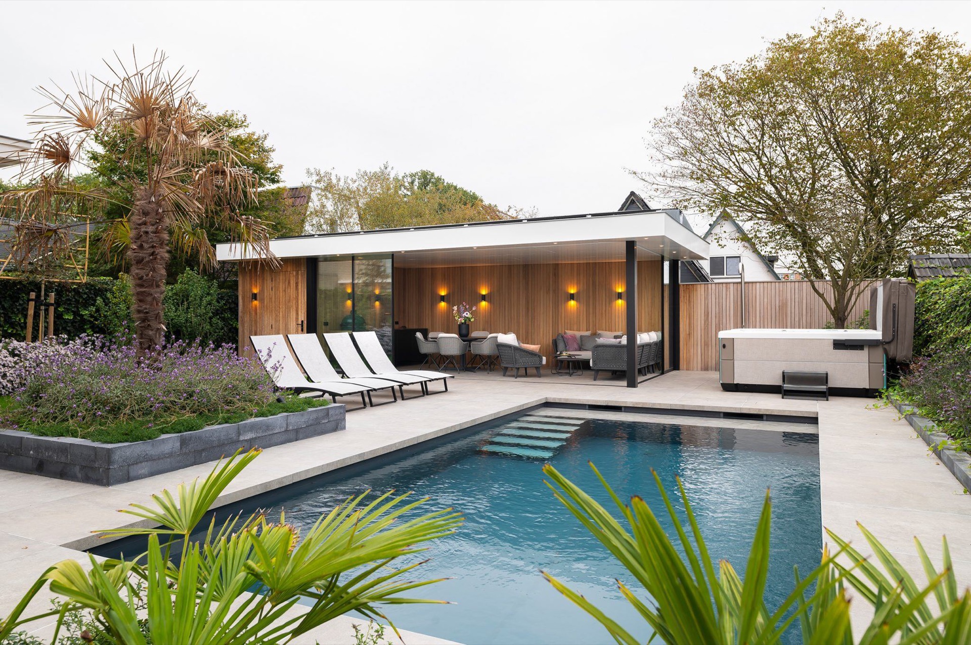 luxe tuin, luxe tuin met buitenkeuken, luxe buitenkeuken, Luxury, Design, Exclusive, Modern, Custom Made, Special, Beautiful