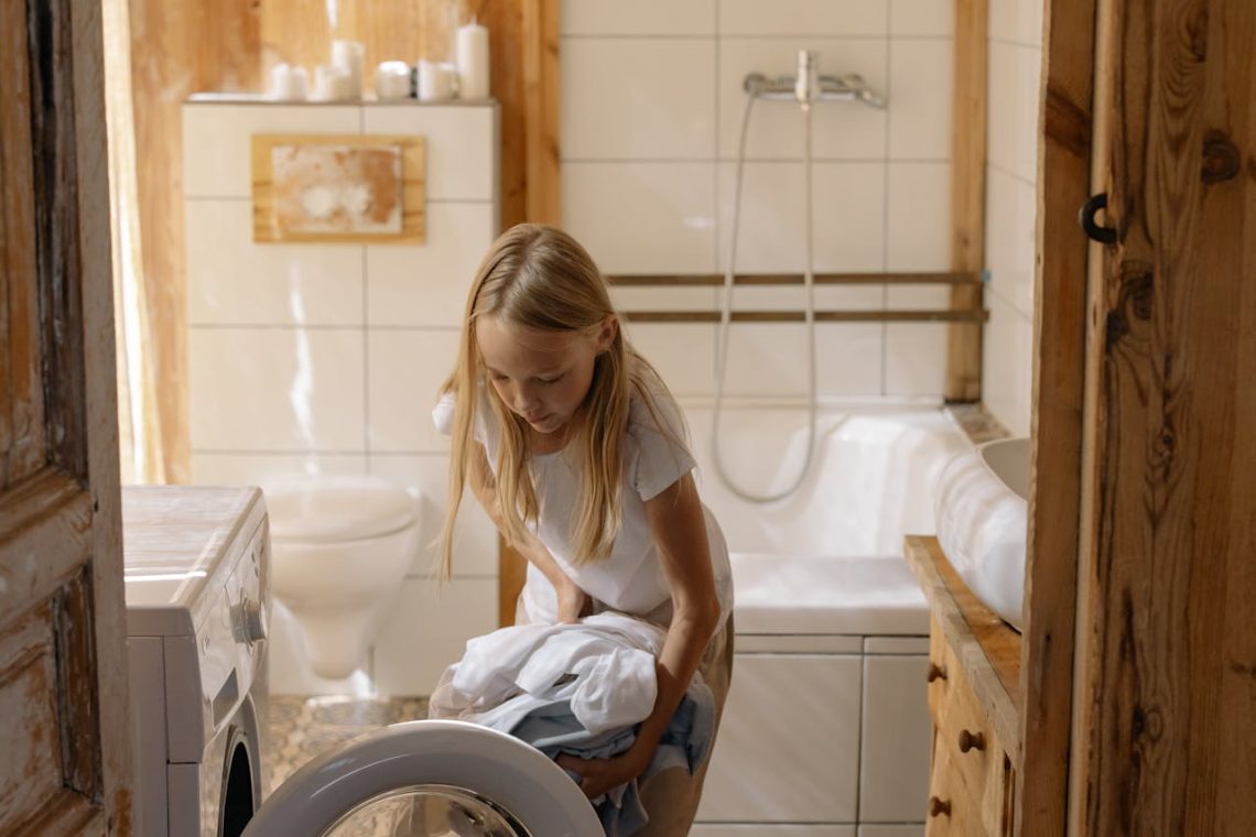 Meer houten accenten toevoegen in de badkamer