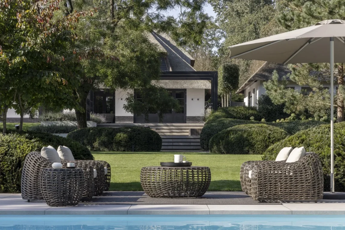 BOREK Outdoor: Van Deauville tot Belmonte, Jouw Tuin in Stijl