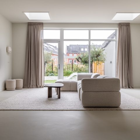 Rustgevend Japandi-interieur in Maassluis: een harmonieus ontwerp van LEVH Interiors