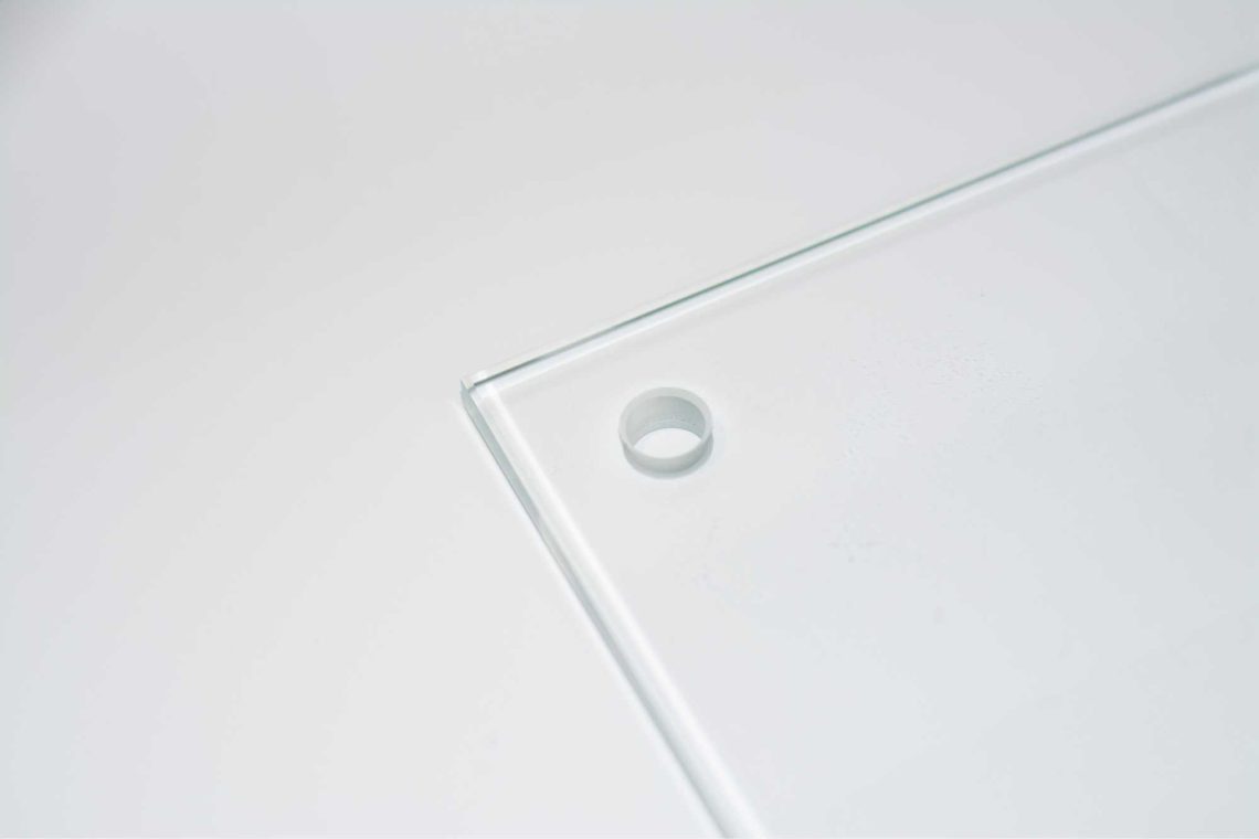 Spatscherm, keukenwand of bureauplaat: plexiglas als slimme oplossing in huis