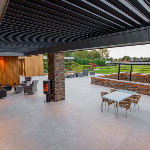 Design dat beschermt: Louvres voor licht, wind én privacy