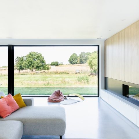 Een moderne nul-energie-villa met praktijkruimte