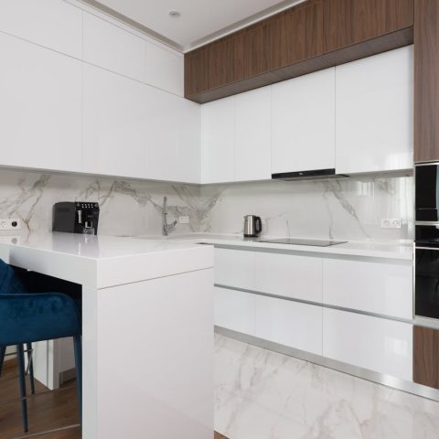 Kookdroom in marmer en messing: zo ontwerp je een luxe keuken
