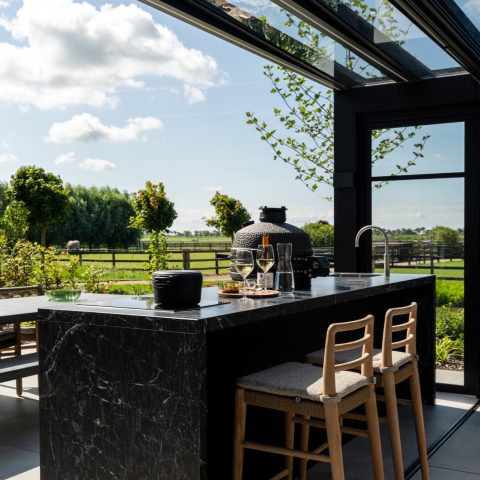 Design buitenkeuken in Barsingerhoorn