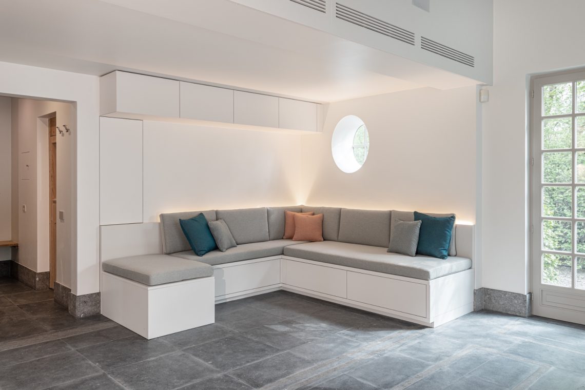 Wellnessruimte aan het zwembad – maatwerk en rust in landelijke luxe