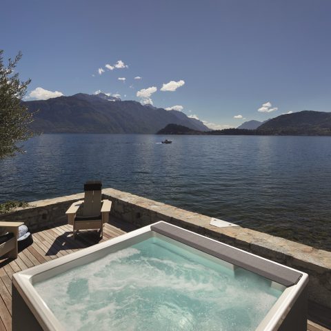 Divina Outdoor with a view: Breakwater Griante, Lago di Como