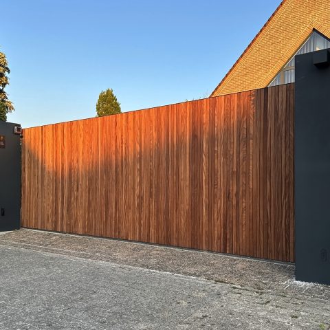 Schuifpoort in antraciet en afrormosia