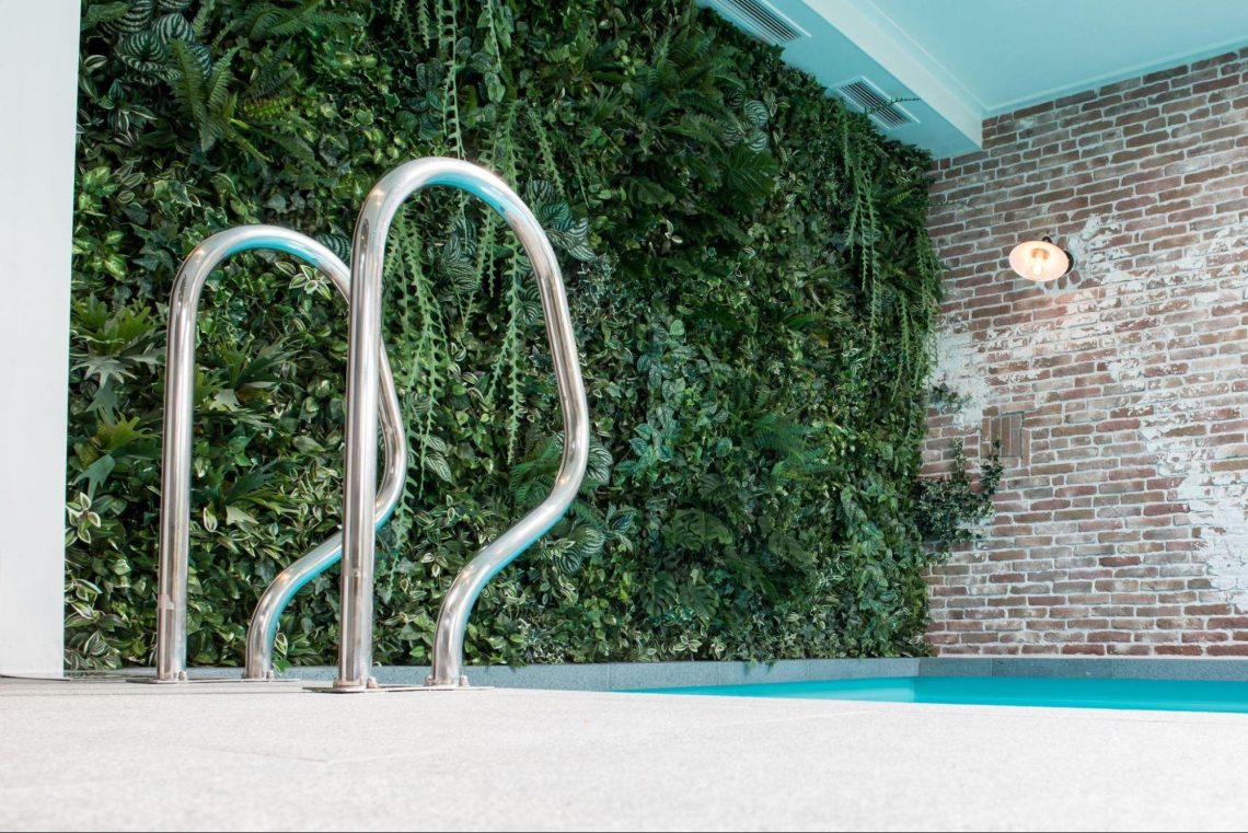 ﻿Plantenwand-inspiratie voor binnen en buiten: natuurlijke elegantie in elk interieur