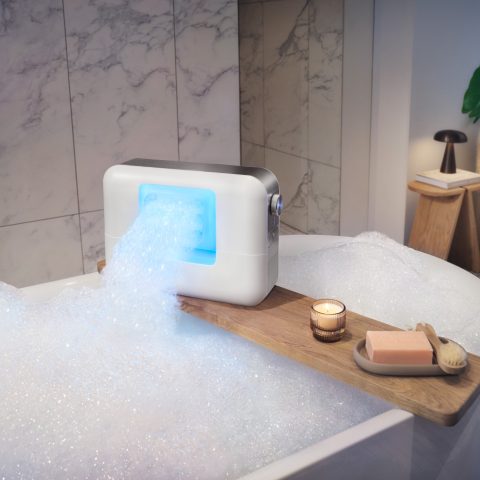 Nieuwe wellnessceremonie voor thuis: dompel je onder in een zee van schuimwolken met de ESPURO® CloudSPA van KLAFS