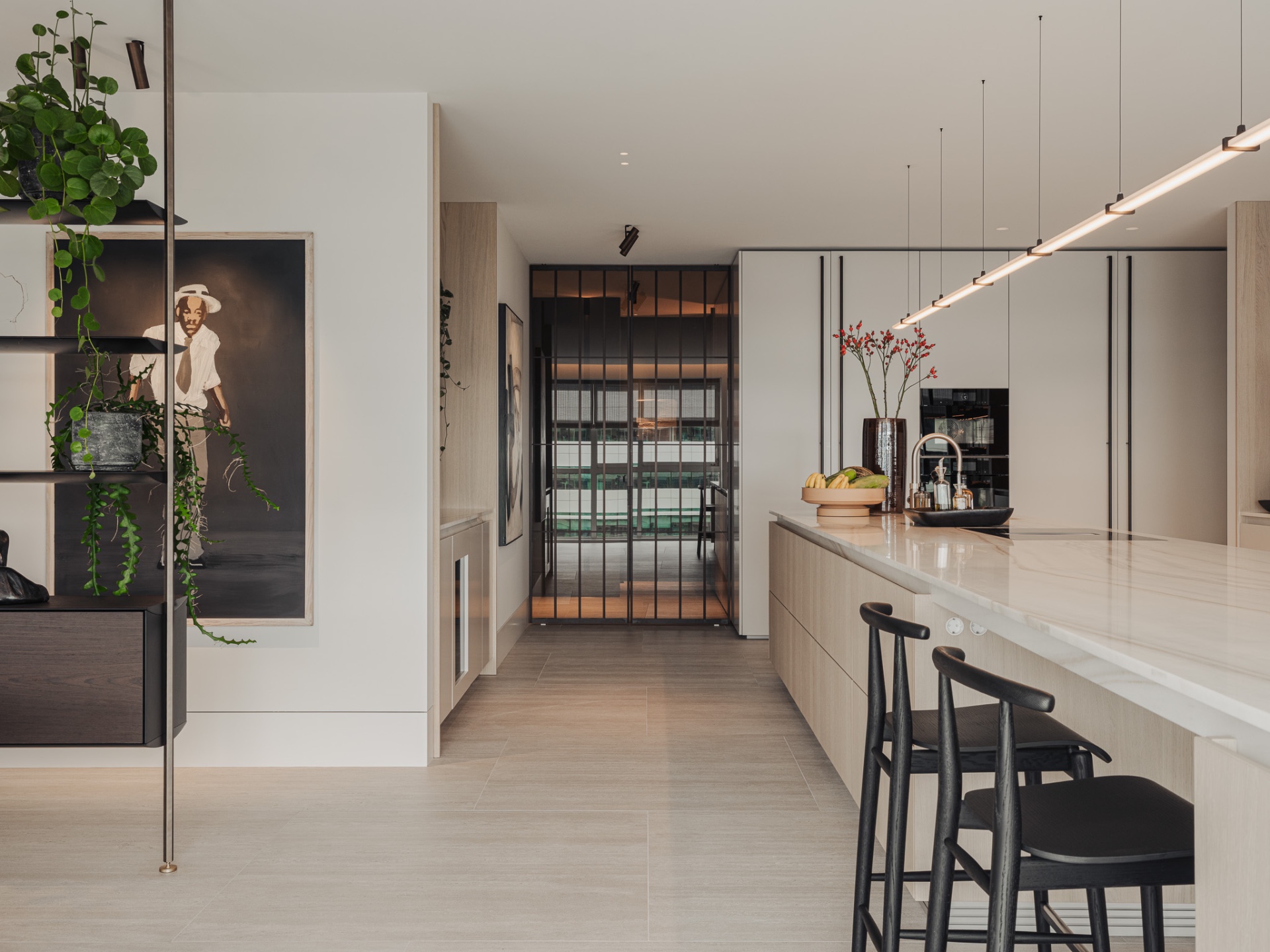 penthouse renovatie appartement: keuken met doorlopende zichtlijn naar raamzone en semi-transparante glazen scheiding, Luxe, Design, Exclusief, Modern, Maatwerk, Bijzondere, Mooie