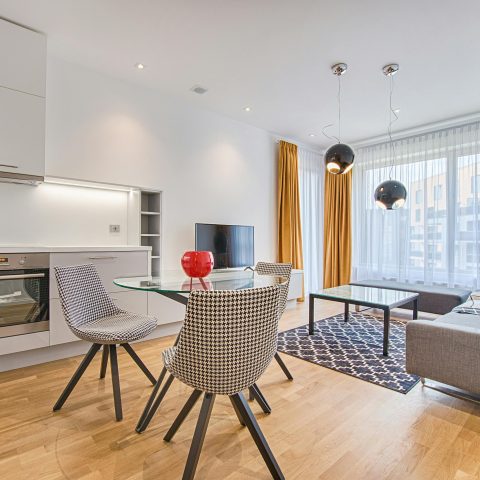 Subtiele luxe met inbouwspots in het high-end interieur