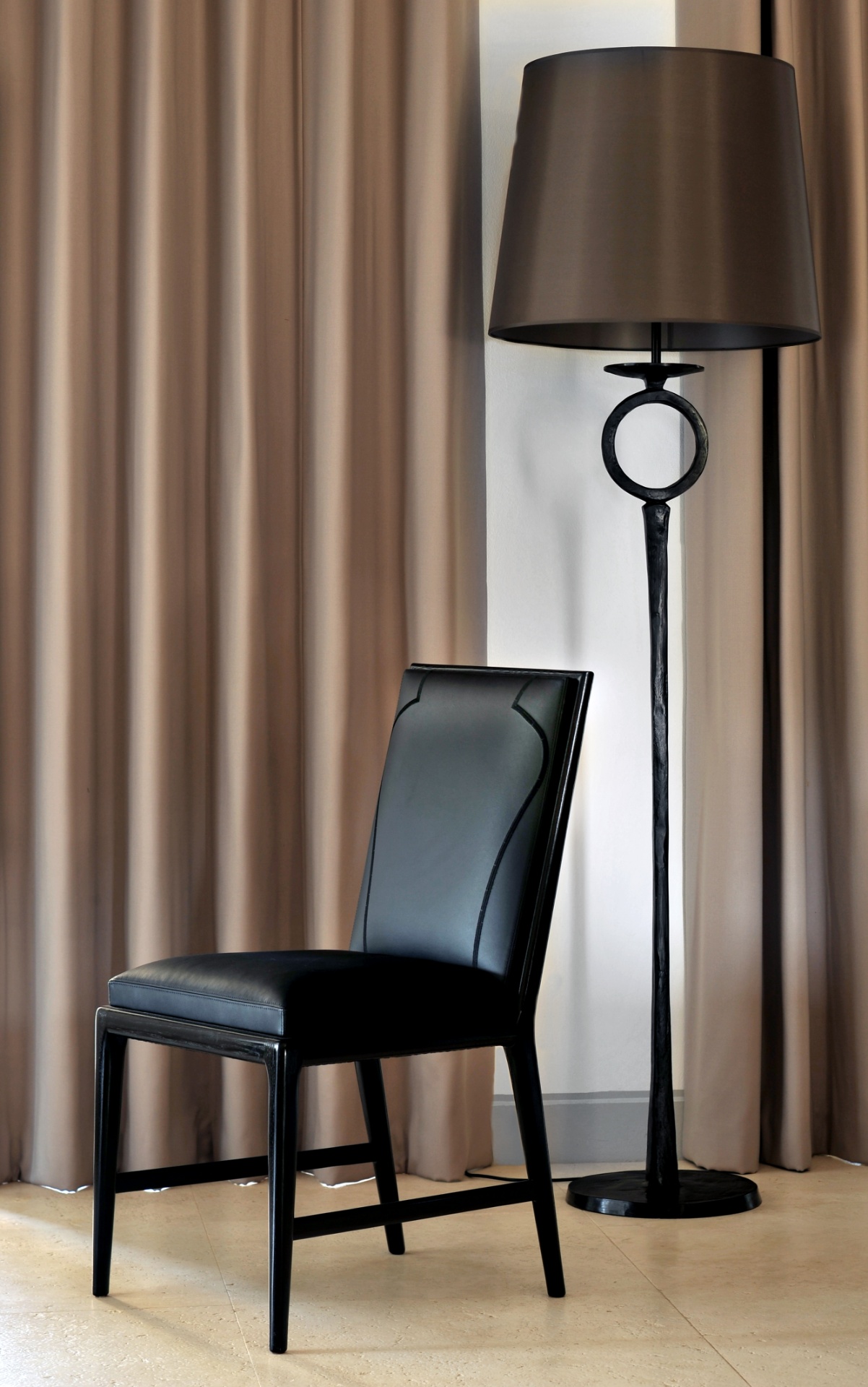 toscane - grijze lamp zwarte in Villa Toscane, Luxury, Design, Exclusive, Modern, Custom Made, Special, Beautiful