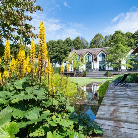Een elegante klassieke tuin die over vijftien jaar nog even sterk staat als nu