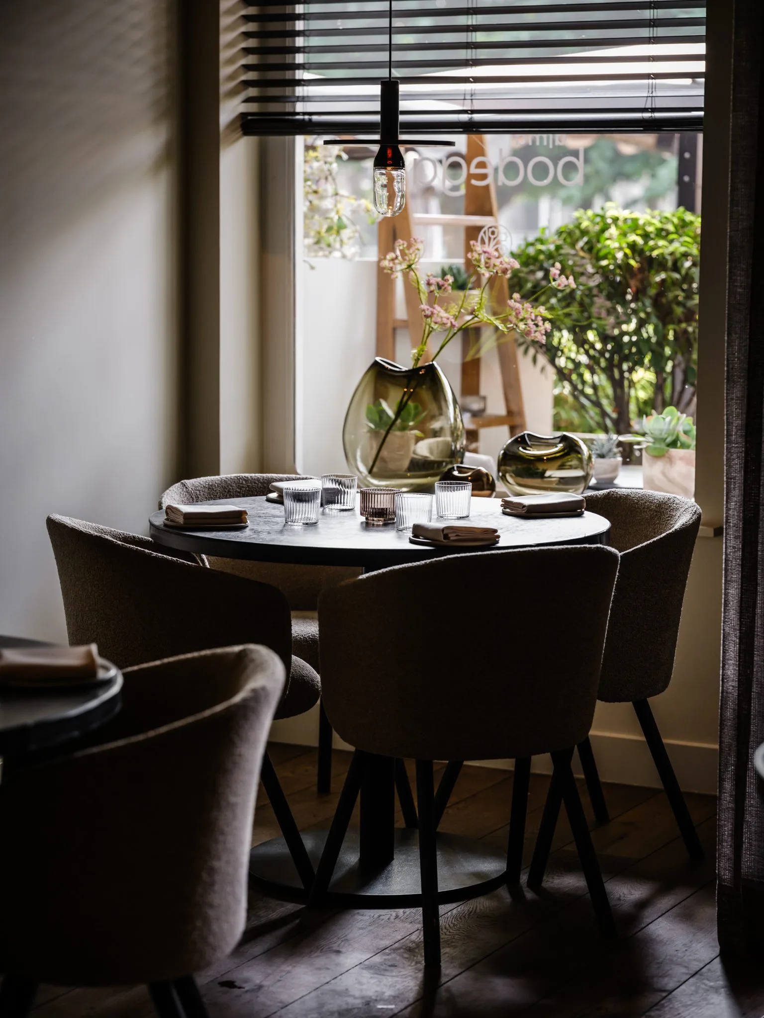 Alma Fine Dining - interior view - balanced and refined, Luxury, Design, Exclusive, Modern, Custom Made, Special, Beautiful