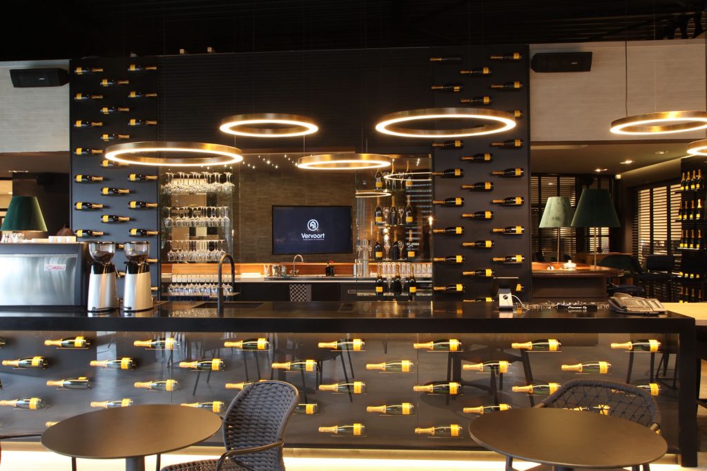 Showroom en kantoor transformatie Vervoort Meubelen